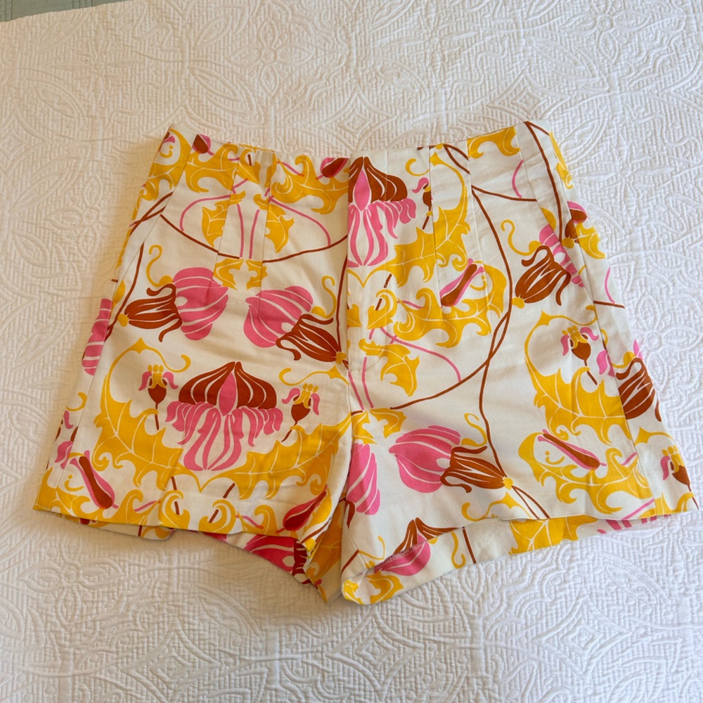 Zara Highwaisted Bermuda White Pink floral shorts M NWOT
